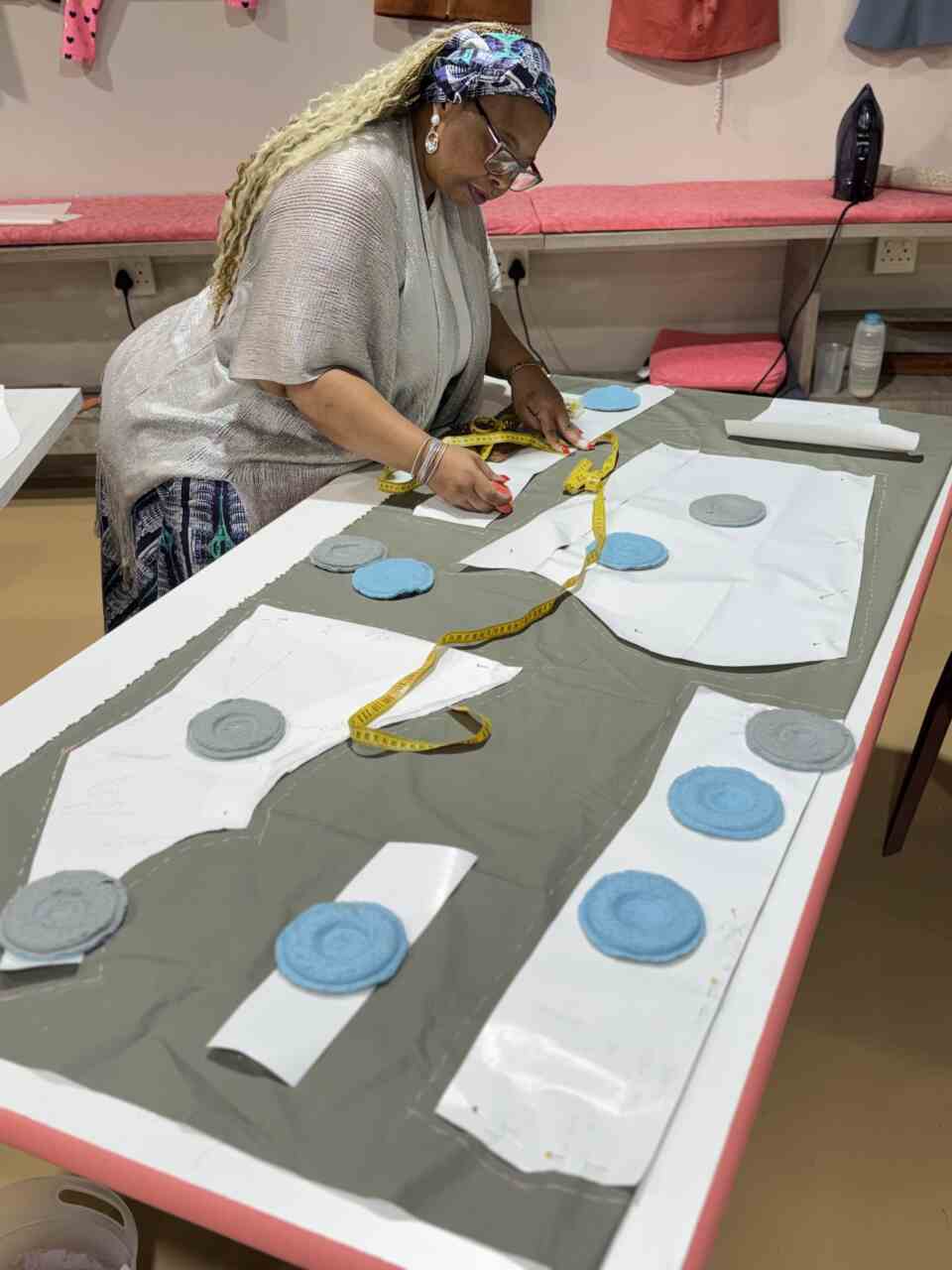 Student learning pattern cutting